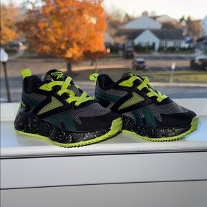 Reebok 6M Kids Sneakers - Black and Neon Green
